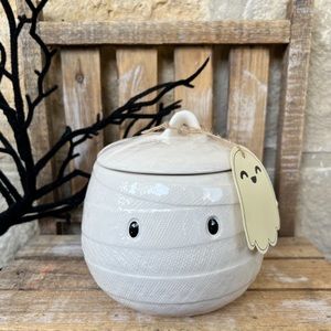 10 Strawberry Street Mummy Canister